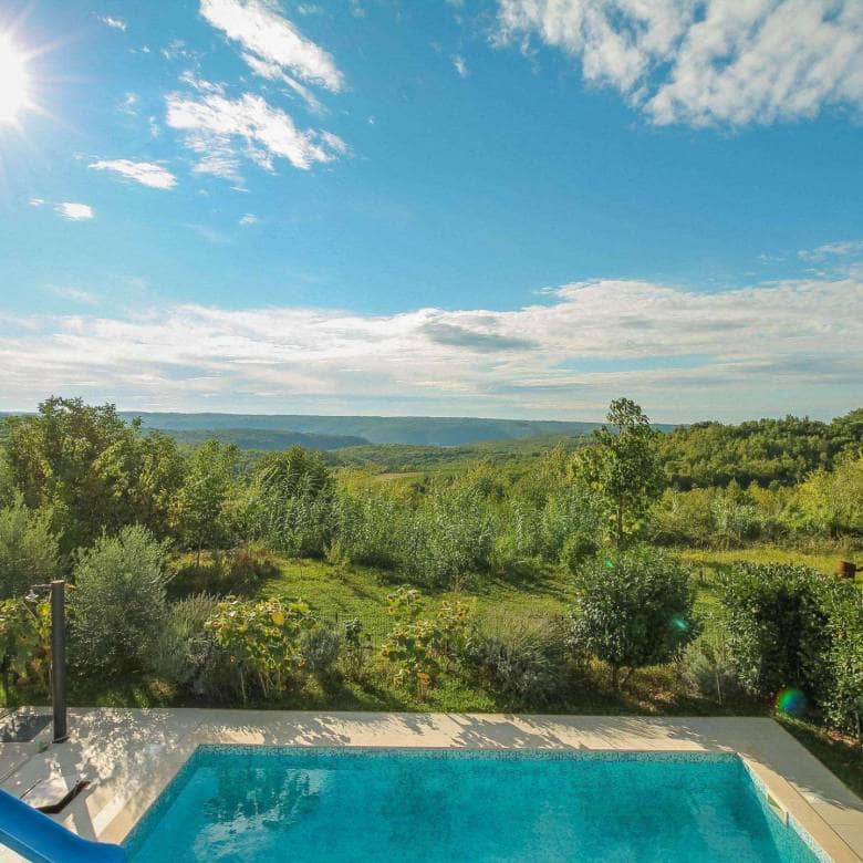 Brtonigla | Haus mit Pool in außergewöhnlicher Lage mit bezaubernder Aussicht