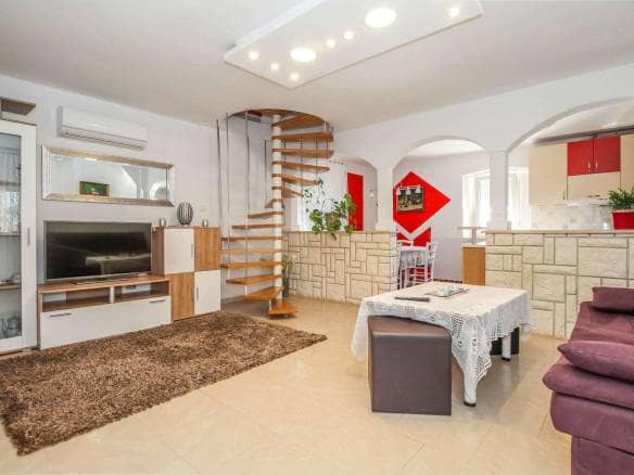 Brtonigla | Haus mit Pool in außergewöhnlicher Lage mit bezaubernder Aussicht