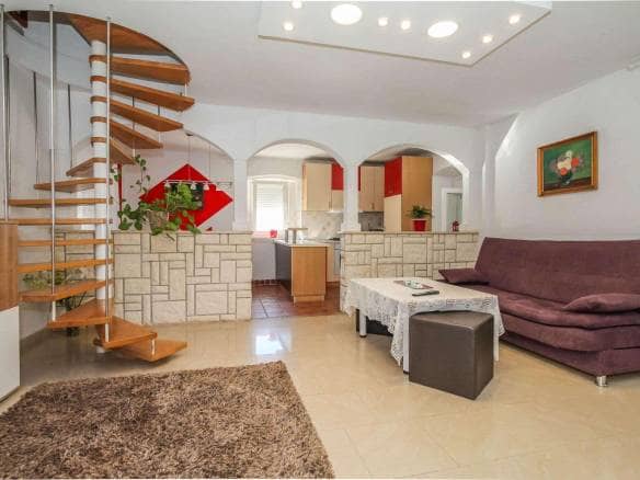 Brtonigla | Haus mit Pool in außergewöhnlicher Lage mit bezaubernder Aussicht