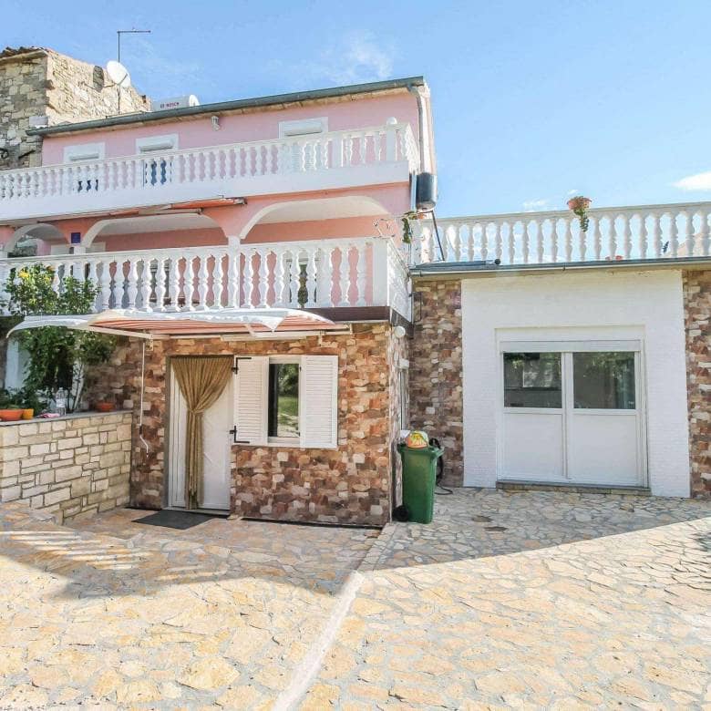 Brtonigla | Haus mit Pool in außergewöhnlicher Lage mit bezaubernder Aussicht