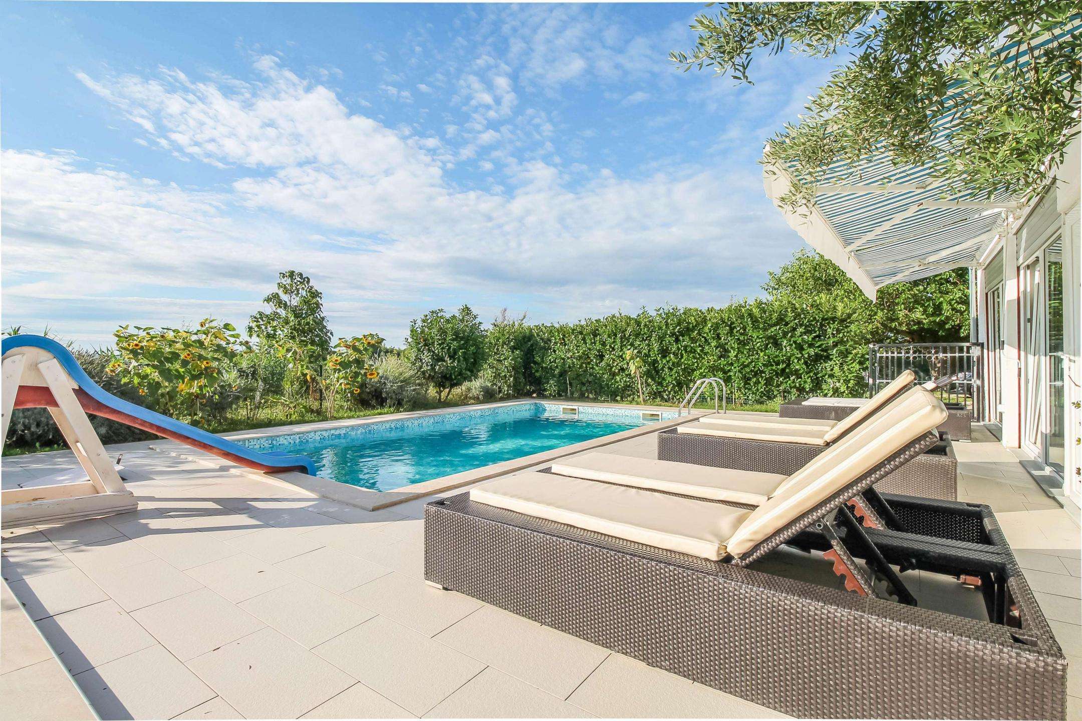 Brtonigla | Haus mit Pool in außergewöhnlicher Lage mit bezaubernder Aussicht