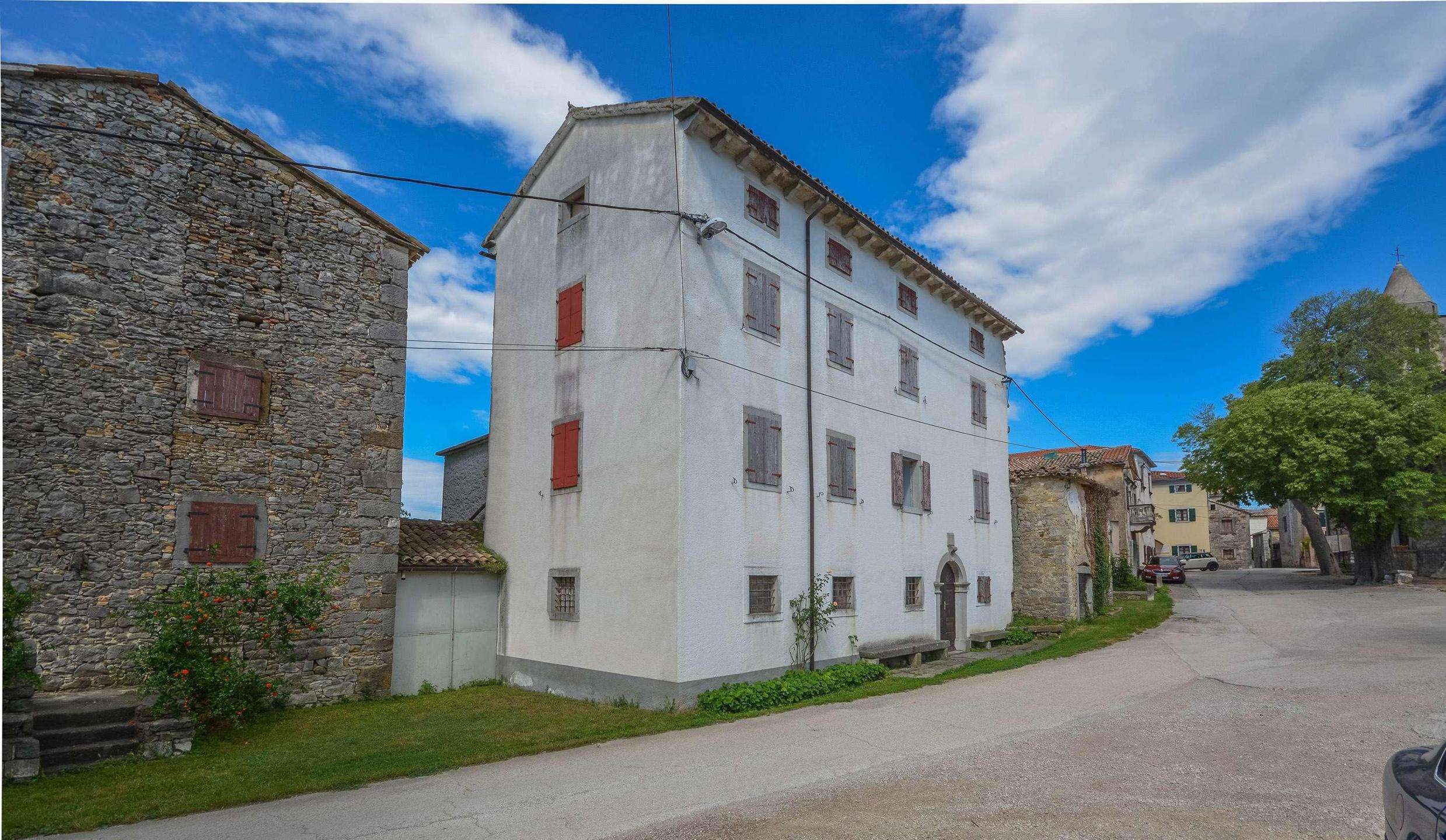 Buzet okolica | Istrska kamnita hiša s panoramskim razgledom