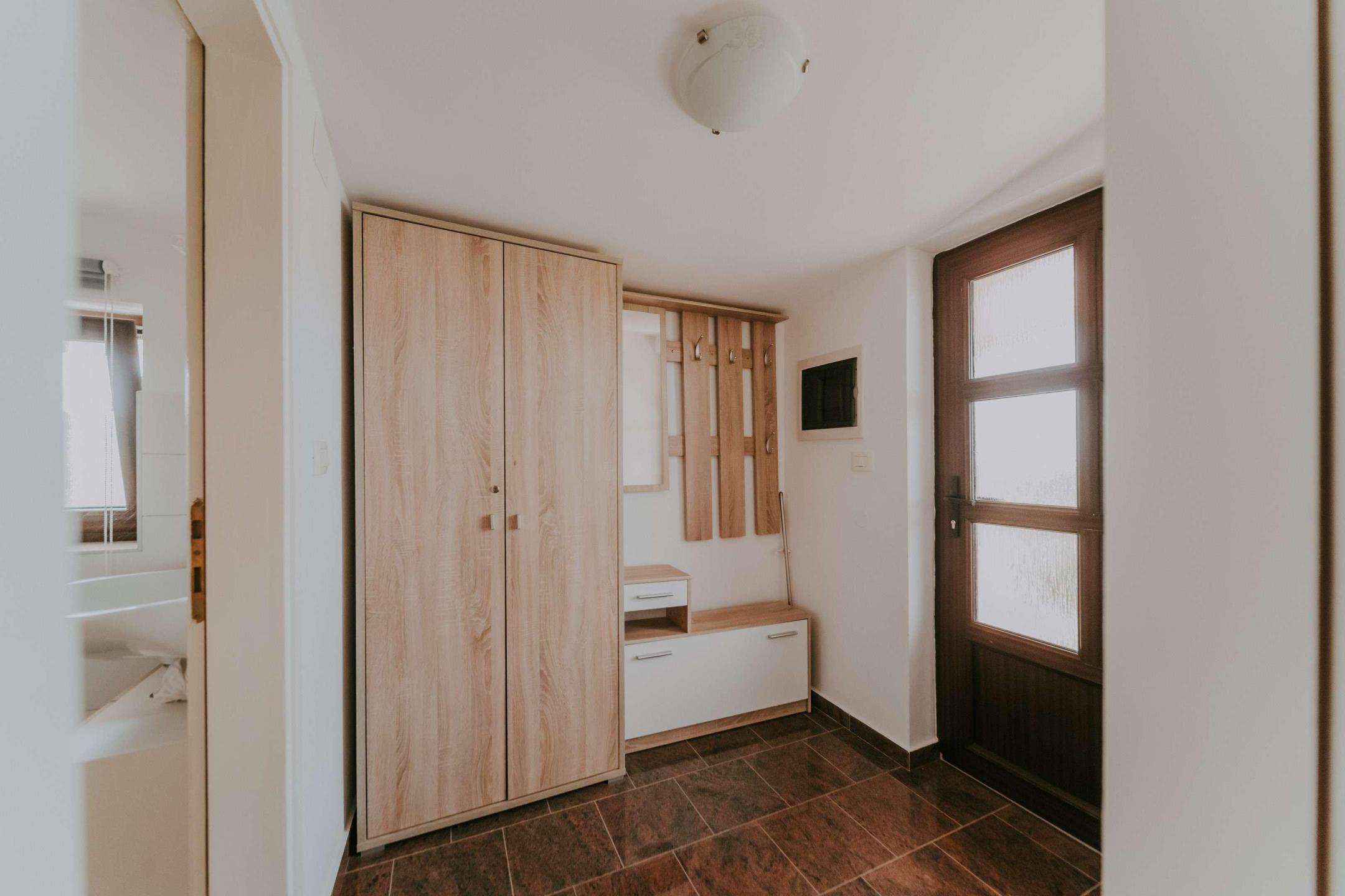 Kaštel okolica | Prostrani stan u blizini slovenske granice