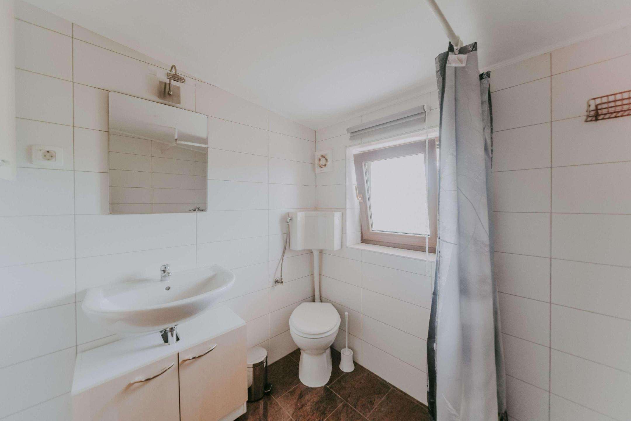 Castelvenere dintorni | Spazioso appartamento vicino al confine con la Slovenia