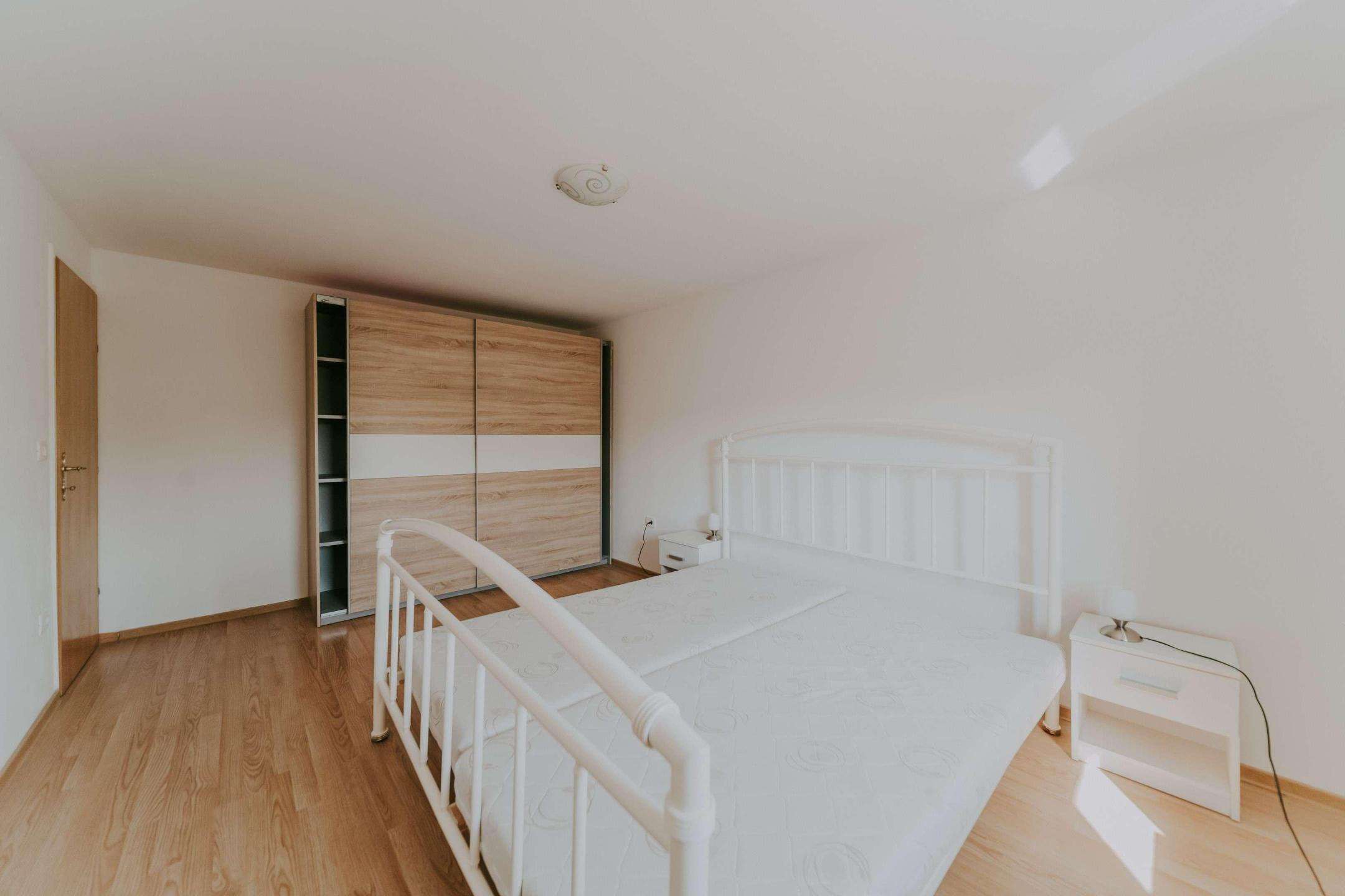 Kaštel okolica | Prostrani stan u blizini slovenske granice