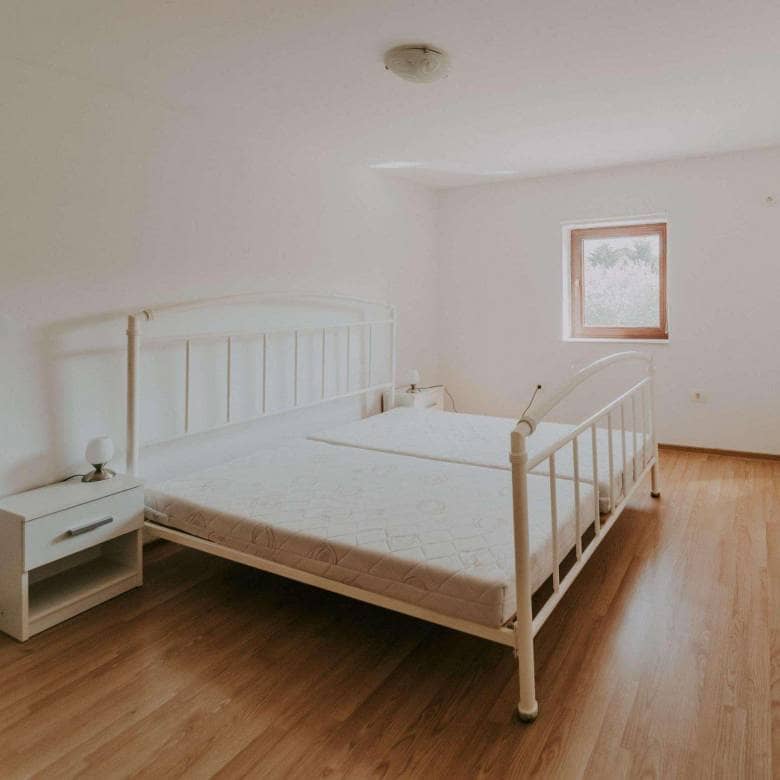 Kaštel okolica | Prostrani stan u blizini slovenske granice