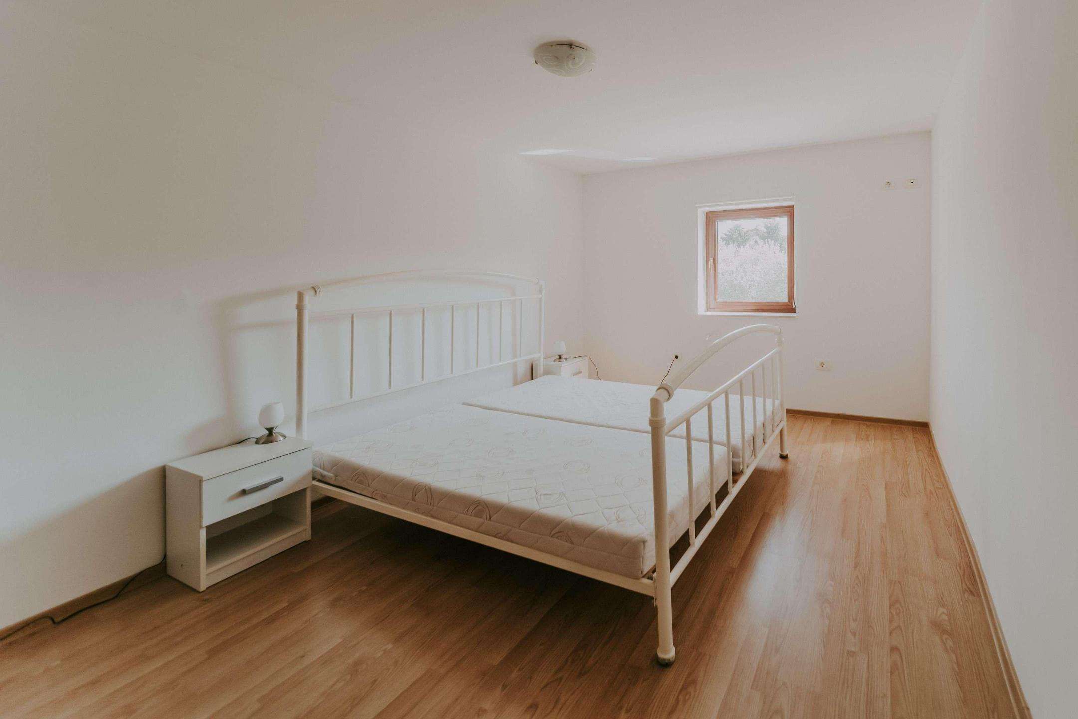 Kaštel okolica | Prostrani stan u blizini slovenske granice