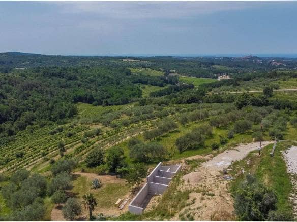 Momjan | Vila novogradnja z bazenom in čudovitim razgledom