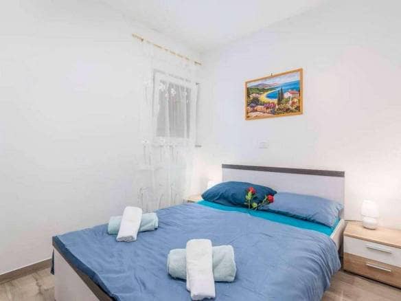 Novigrad | Ground floor apartment only 80 m from the sea