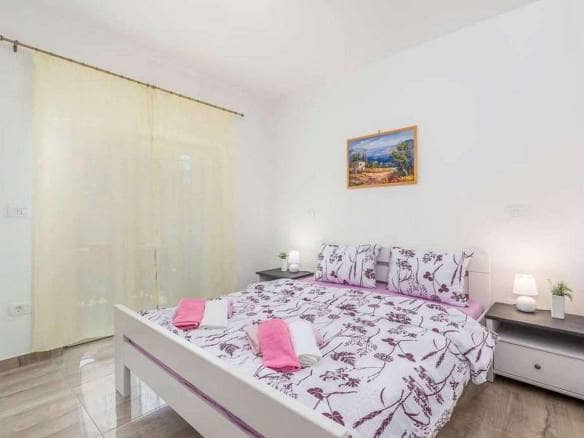 Novigrad | Ground floor apartment only 80 m from the sea