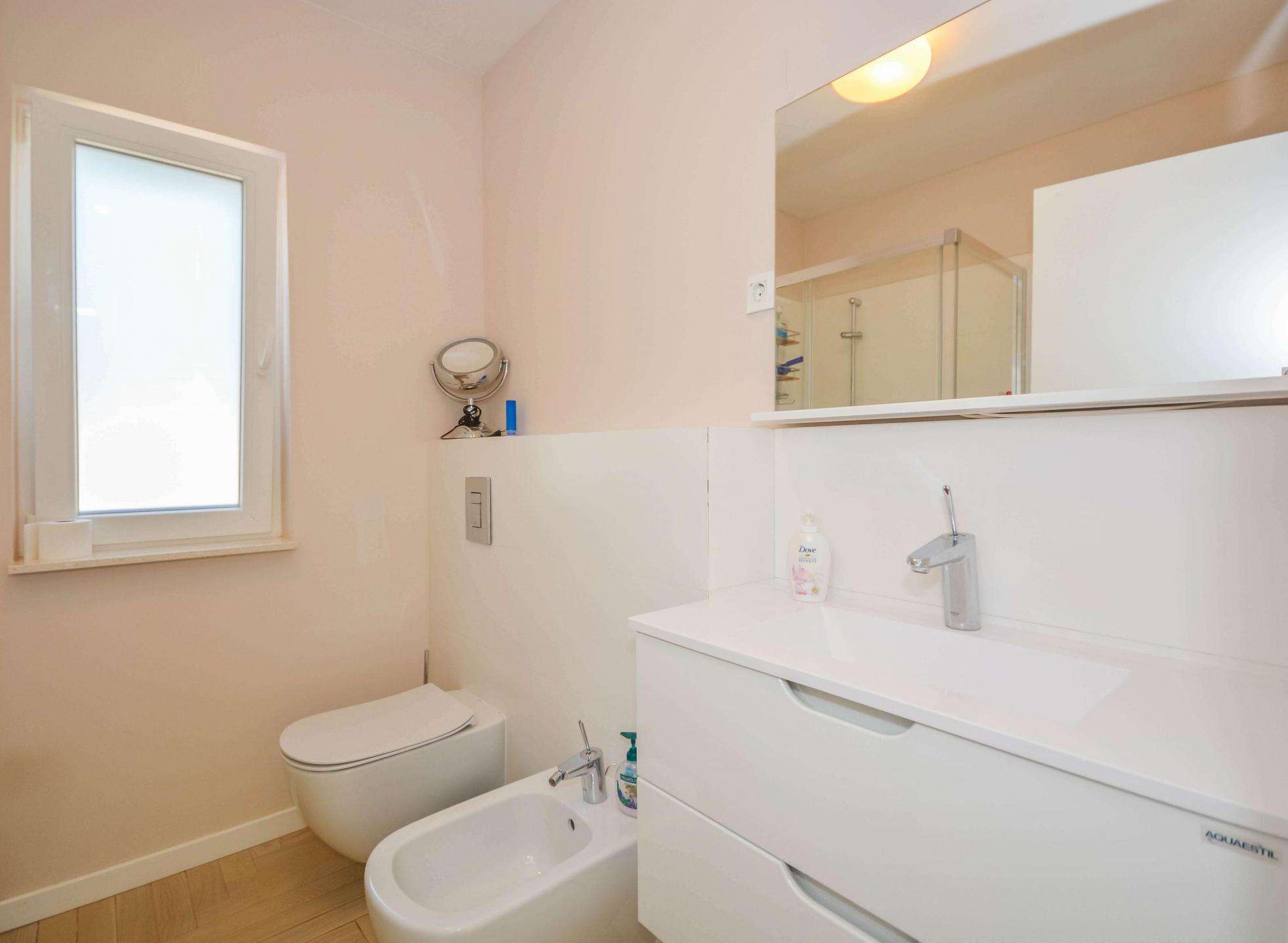 Новиград окрестности | Красивый дом на первом этаже с бассейном