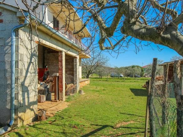 Dintorni di Umago | Casa indipendente con molto potenziale