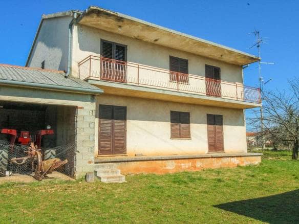 Umag okolica | Samostojeća kuća s puno potencijala