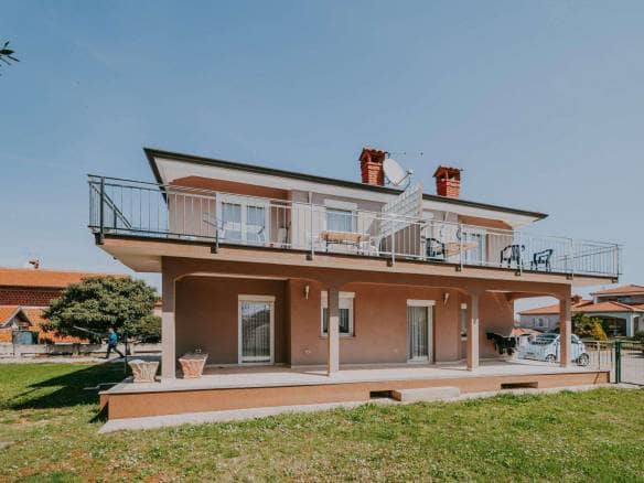 okolica Umaga | Hiša z apartmaji in pogledom na morje
