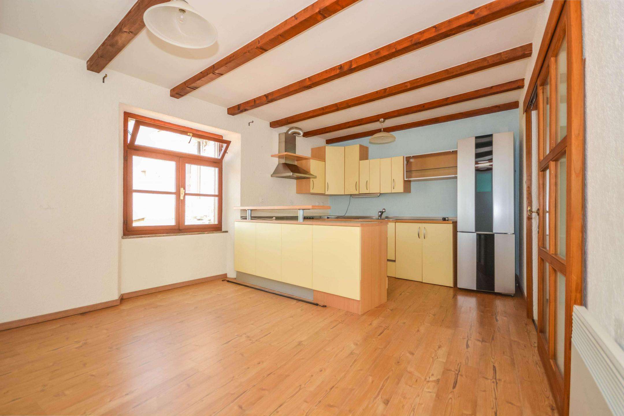 Brtonigla okolica | Lepa avtohtona kamnita hiša s pogledom na morje