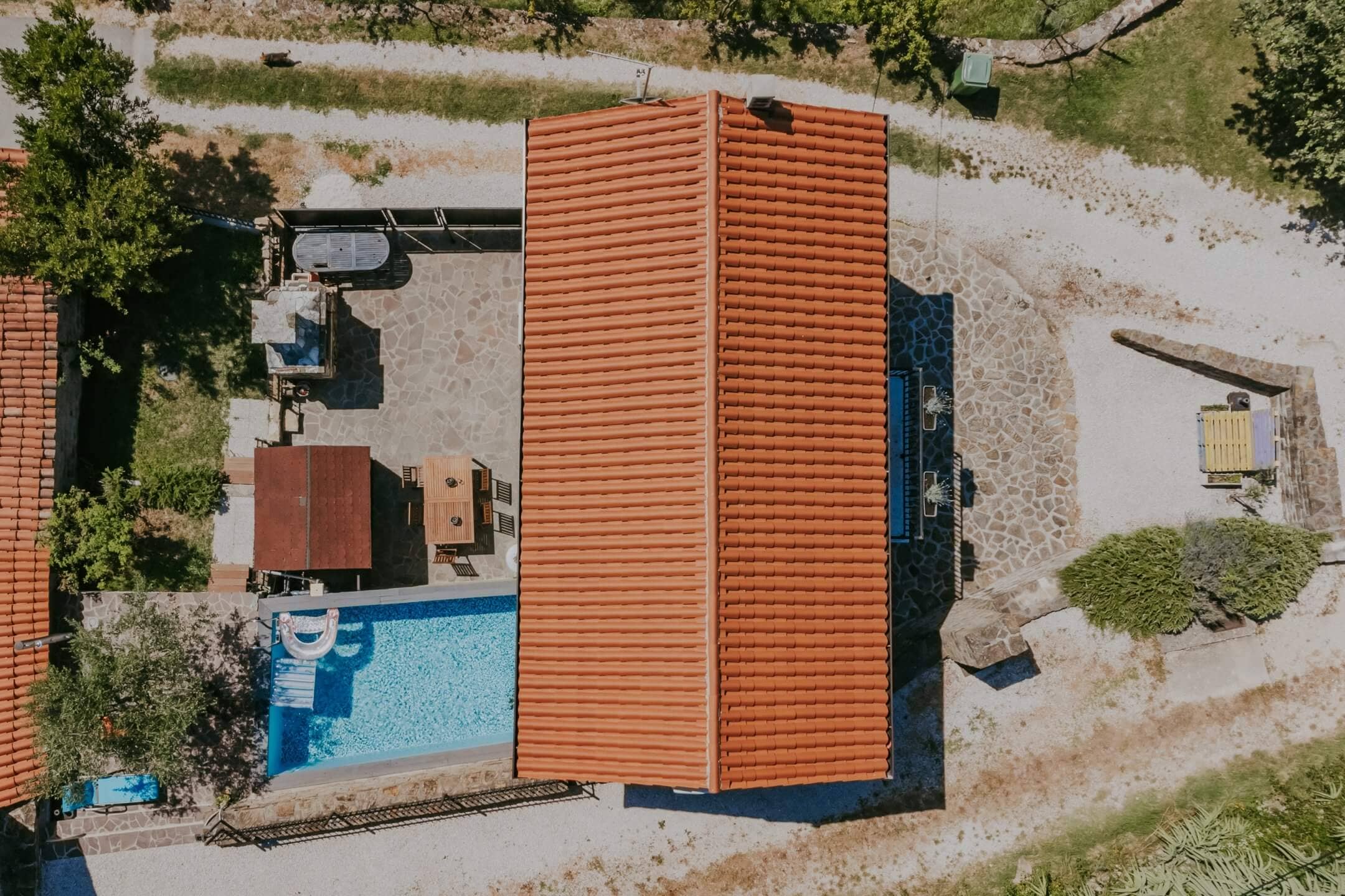Momjan okolica | Prenovljena avtohtona istrska hiša z bazenom