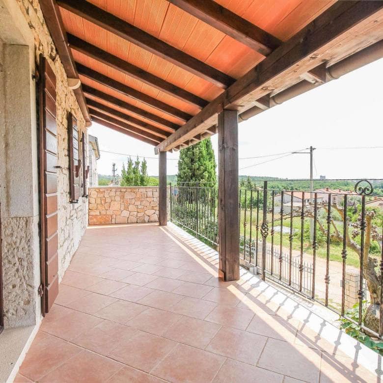 Poreč okolica | Prenovljena kamnita istrska hiša s pogledom na morje