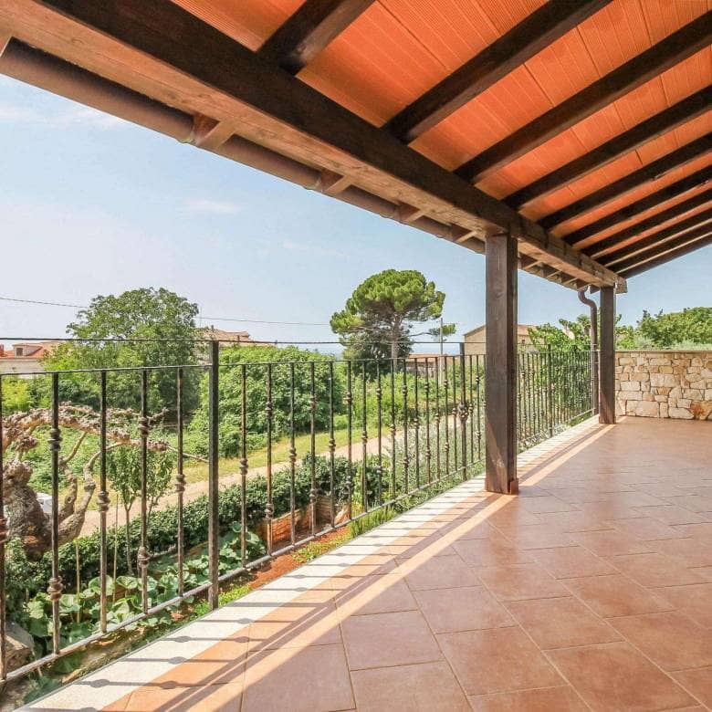 Poreč okolica | Prenovljena kamnita istrska hiša s pogledom na morje