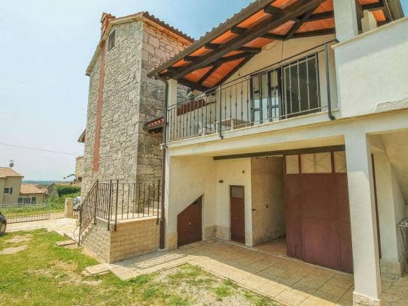 Poreč okolica | Prenovljena kamnita istrska hiša s pogledom na morje
