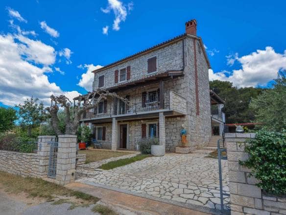 Poreč okolica | Renovirana istarska kamena kuća s pogledom na more