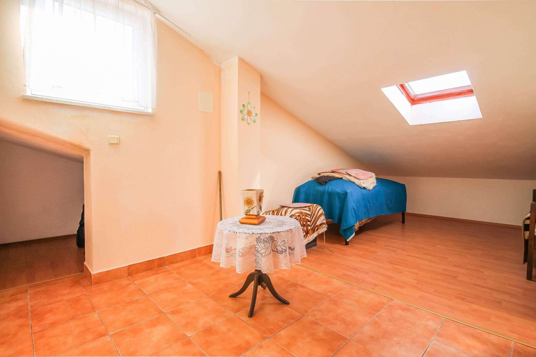 Umag | Prostrana samostojeća kuća u blizini grada