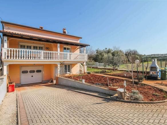 Umago | Una spaziosa casa indipendente vicino alla città
