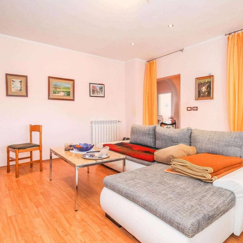 Umago | Una spaziosa casa indipendente vicino alla città