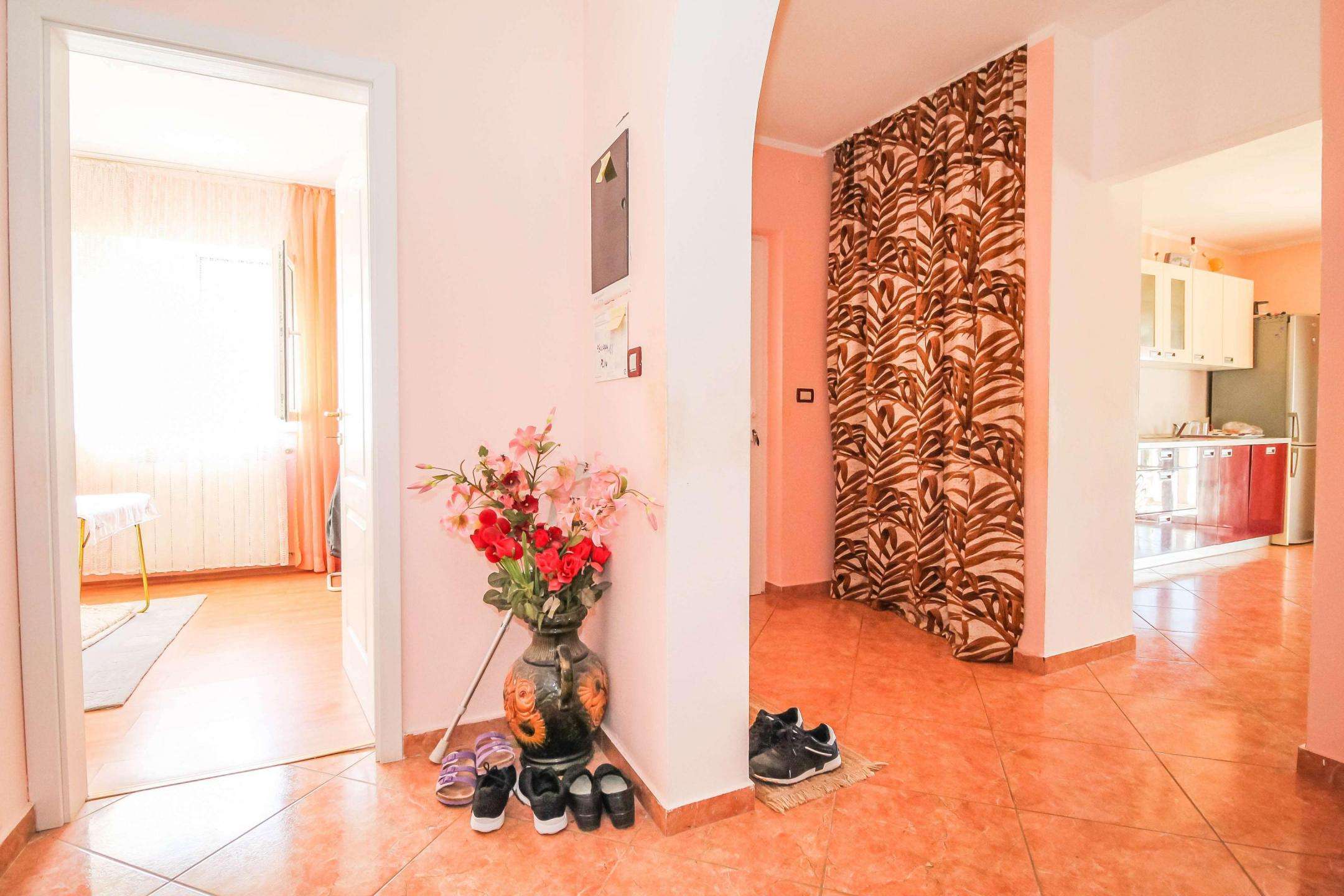 Umag | Prostrana samostojeća kuća u blizini grada