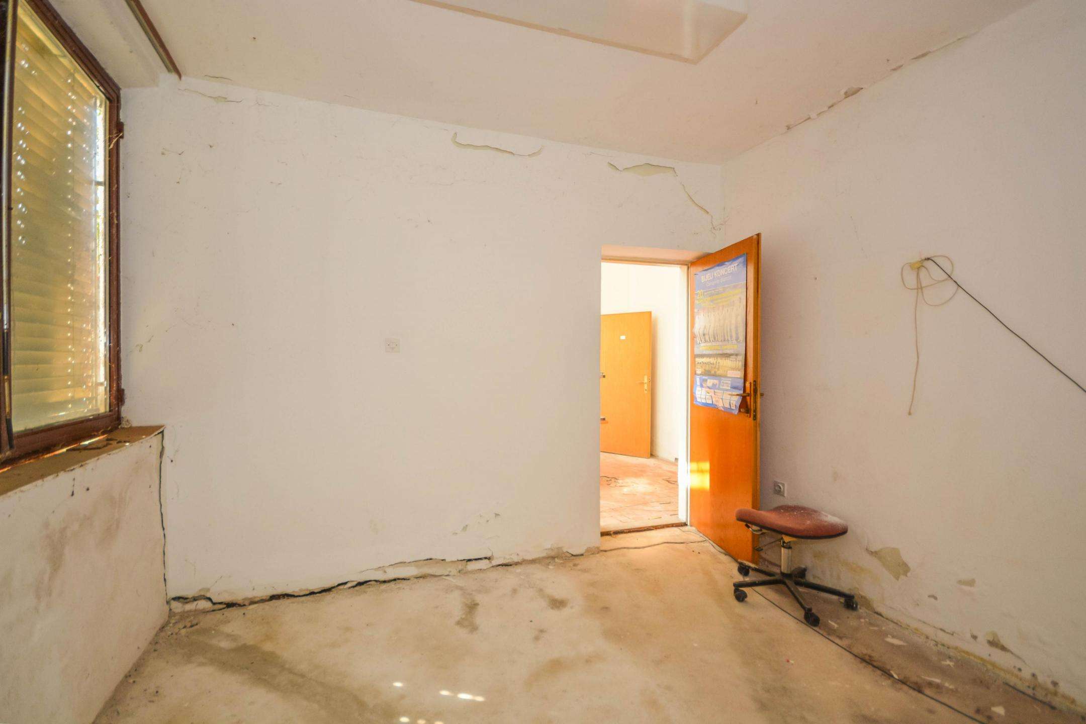 Buje | Poslovni prostor na dobri lokaciji