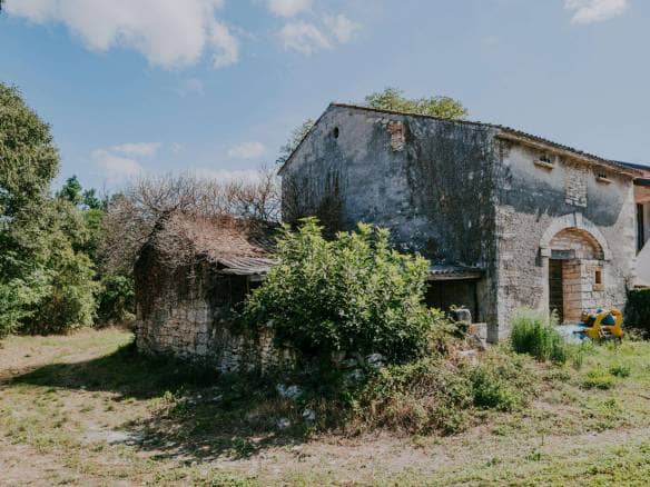 Buje okolica | Ruševina s pogledom na more