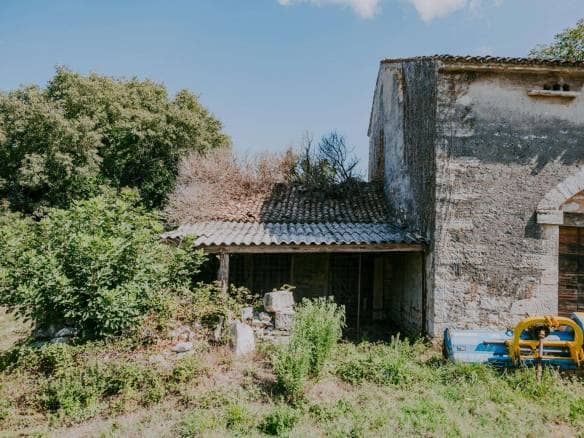 Buje okolica | Ruševina s pogledom na more