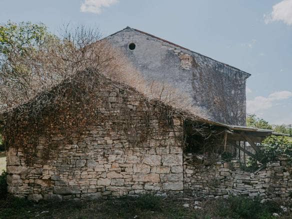Buje okolica | Ruševina s pogledom na more