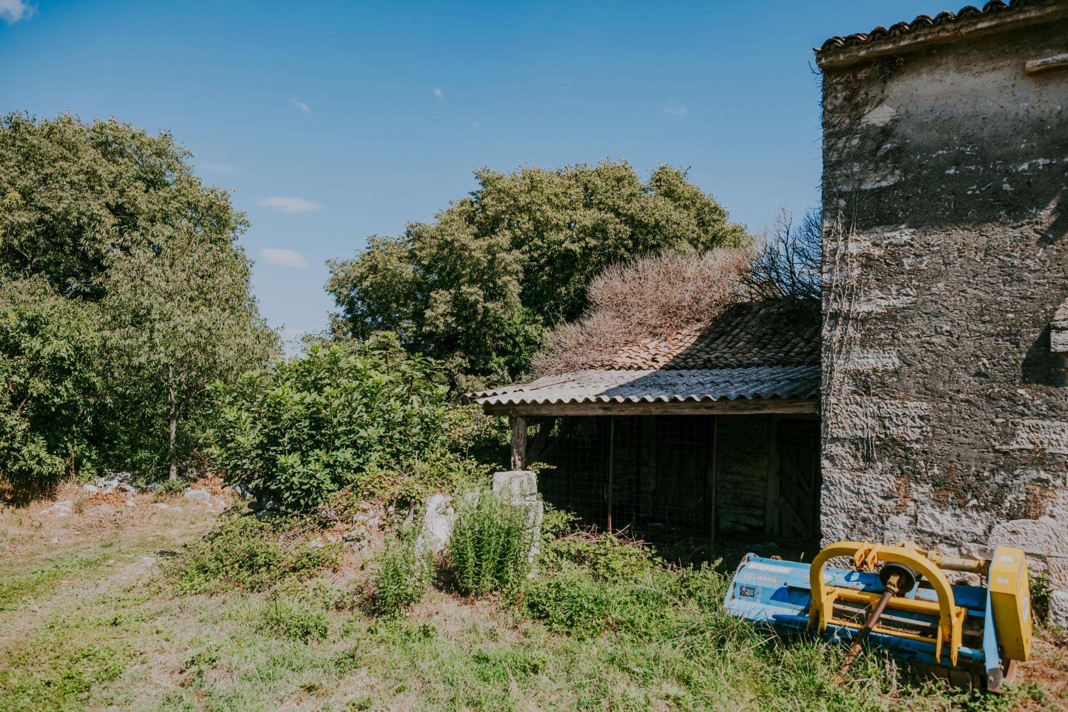 Umgebung von Buje | Ruine mit Blick aufs Meer