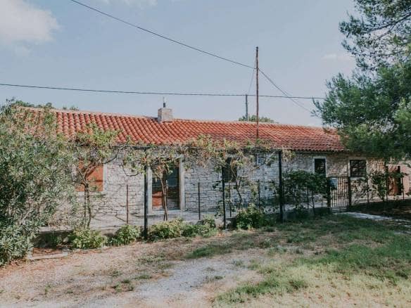 Каштель окрестности | Дом для адаптации недалеко от границы