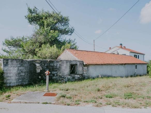 Каштель окрестности | Дом для адаптации недалеко от границы