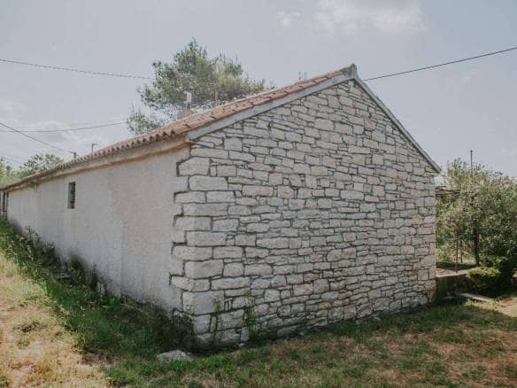 Каштель окрестности | Дом для адаптации недалеко от границы