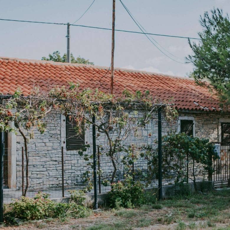 Каштель окрестности | Дом для адаптации недалеко от границы