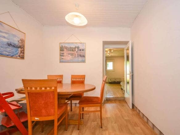 Kaštel okolica | Kuća u nizu blizu granice