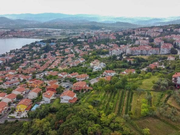 Koper surroundings | Beautiful building land for investment with an open sea view