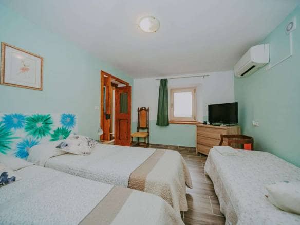 Grožnjan | Samostojeća kuća sa apartmanima