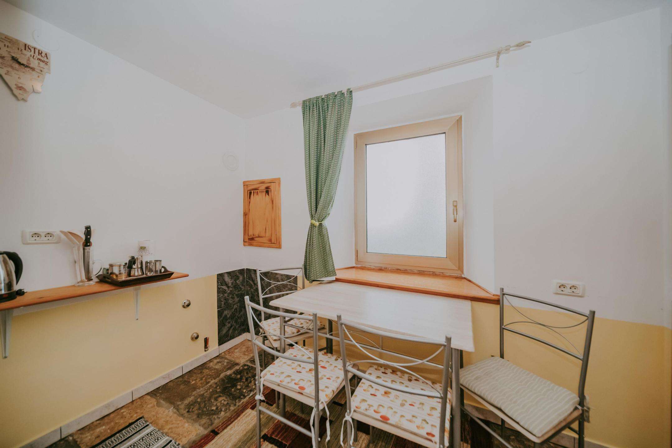 Grožnjan | Samostojeća kuća sa apartmanima