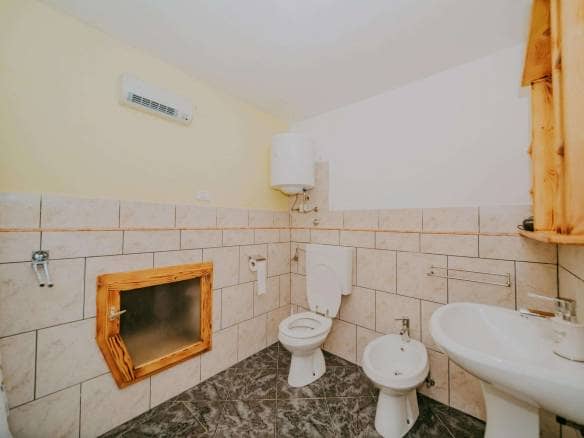 Grožnjan | Samostojeća kuća sa apartmanima