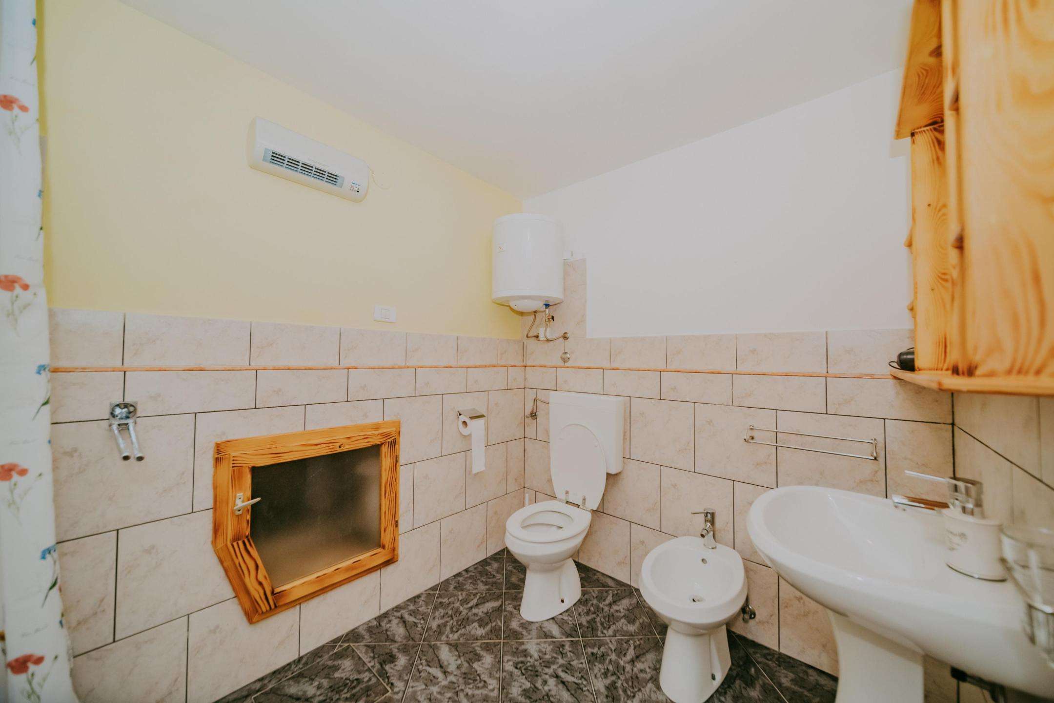 Grožnjan | Samostojeća kuća sa apartmanima