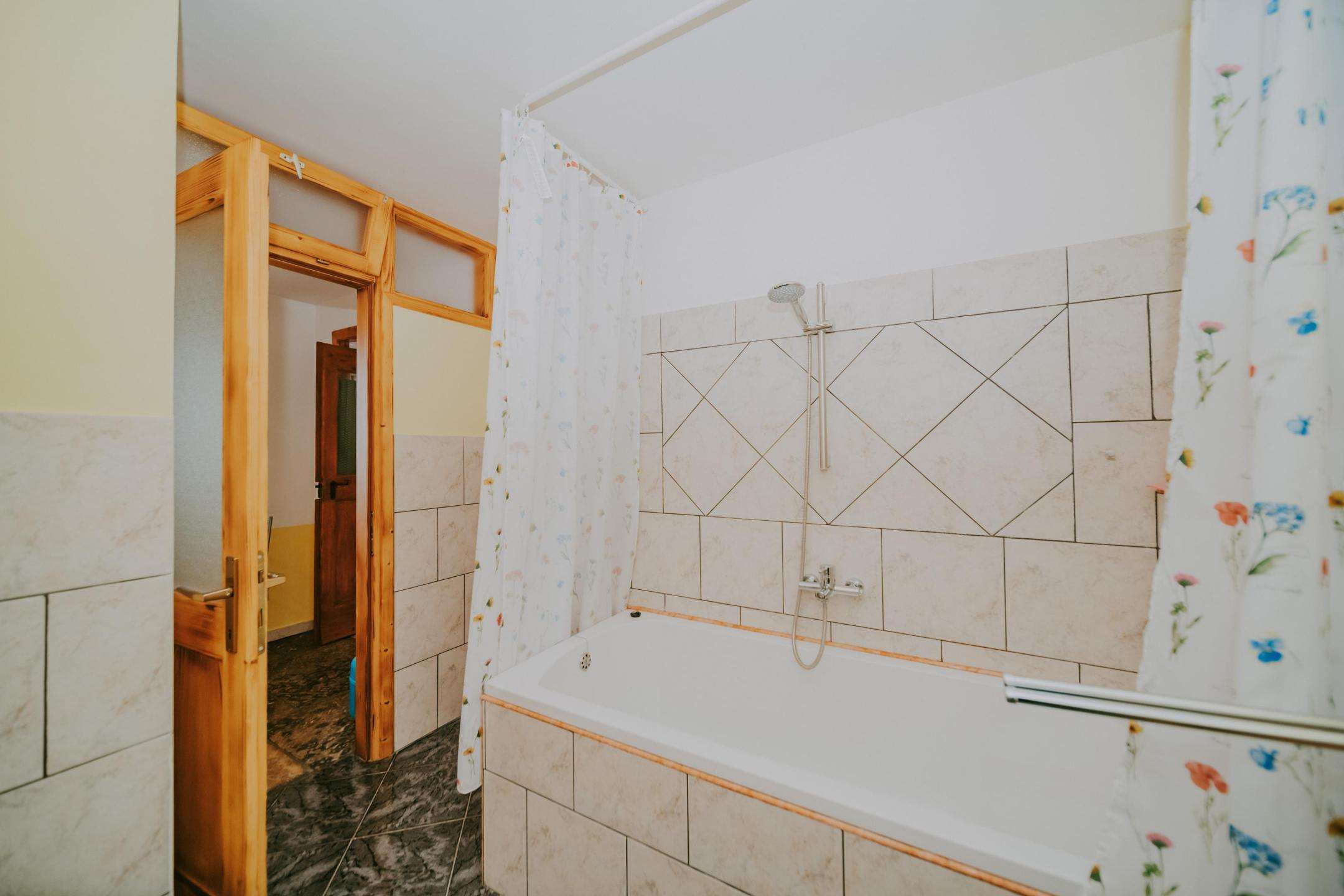 Grožnjan | Samostojeća kuća sa apartmanima