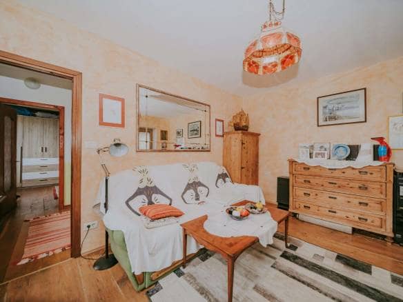 Grožnjan | Samostojeća kuća sa apartmanima