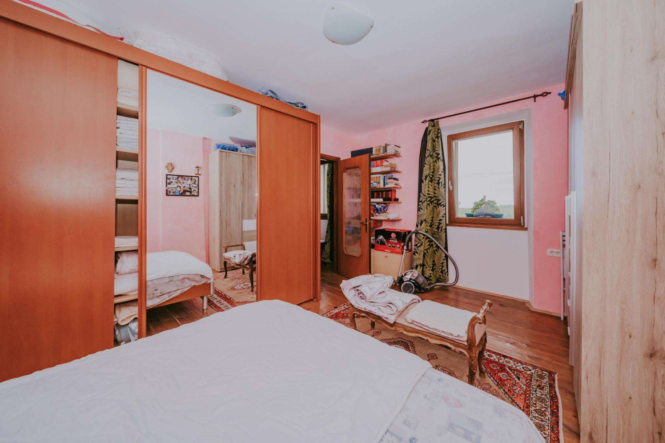 Grožnjan | Samostojeća kuća sa apartmanima