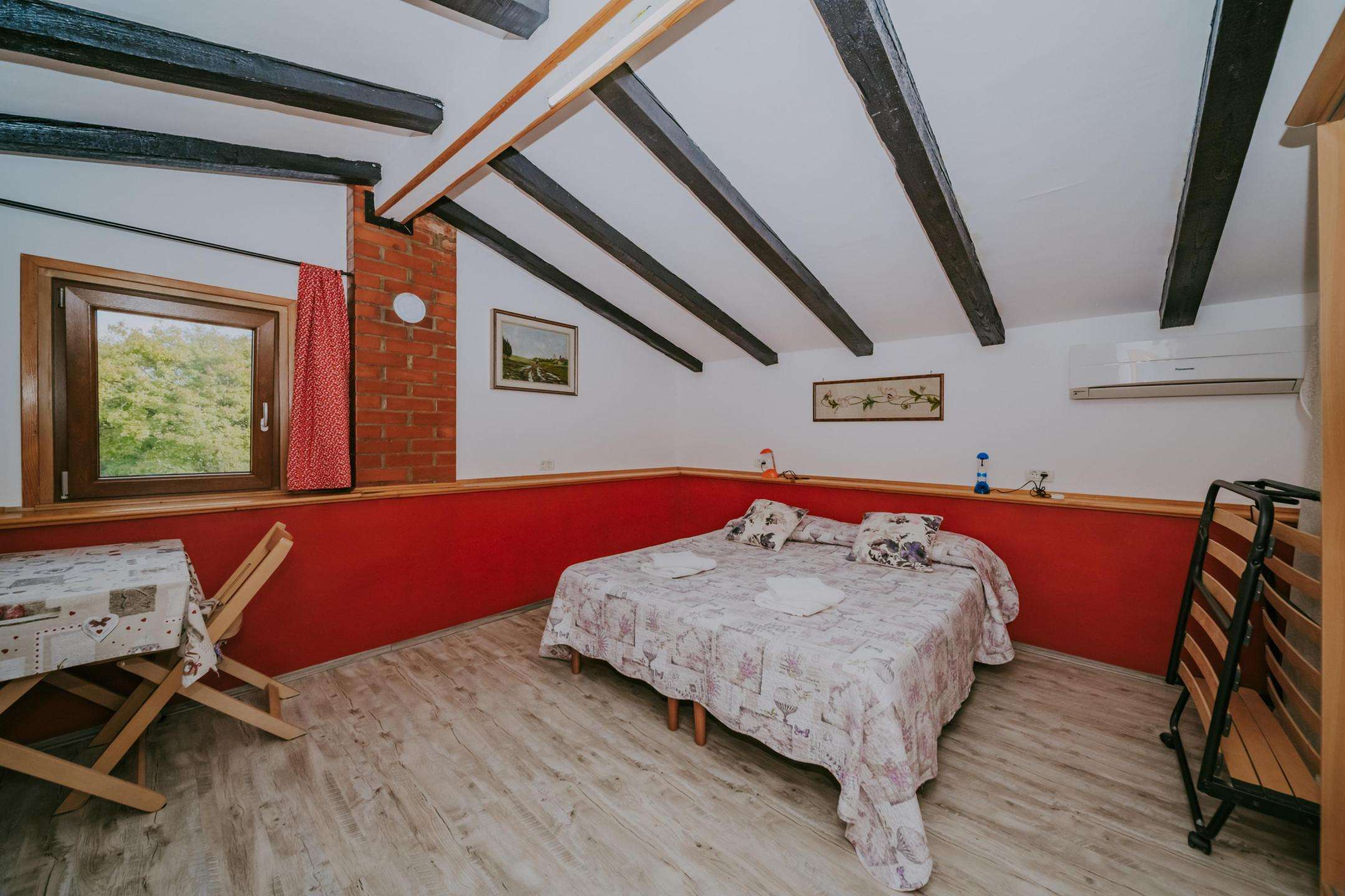 Grožnjan | Samostojeća kuća sa apartmanima