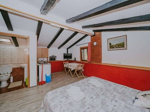 Grožnjan | Samostojeća kuća sa apartmanima