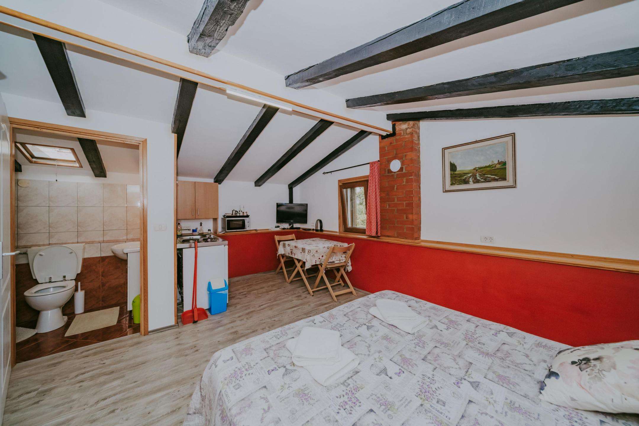 Grožnjan | Samostojeća kuća sa apartmanima