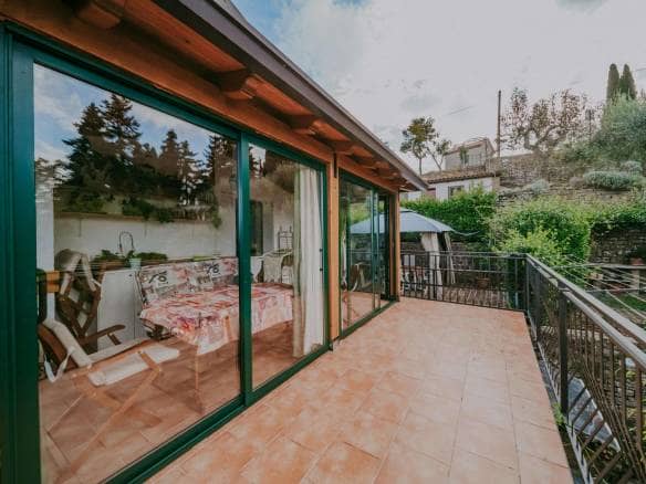 Grožnjan | Samostojeća kuća sa apartmanima